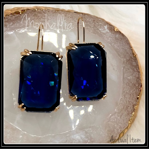 14K GOLD MEGA EMERALD CUT SIMULATED DARK BLUE TOPAZ CUSHION EARRINGS - Picture 4 of 5